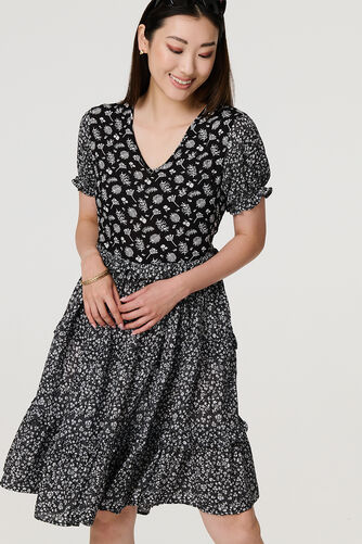 Izabel London - Floral Short Sleeve Tiered Skater Dress