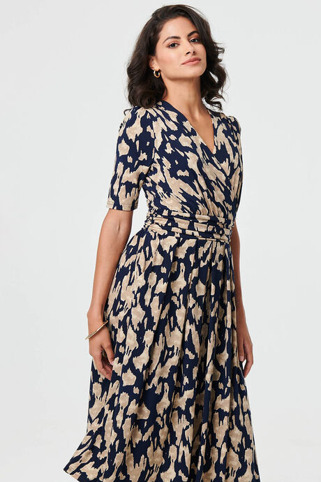 Izabel London – Printed Ruched 1/2 Sleeve Midi Dress