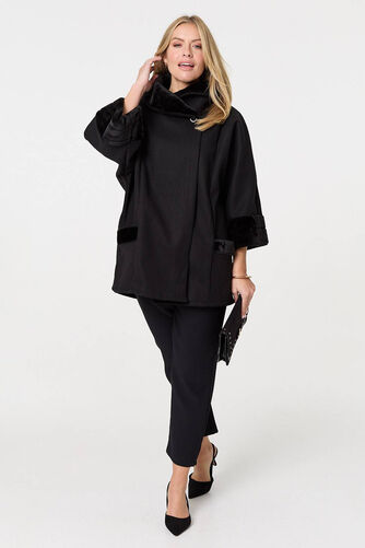 Izabel London – Faux Fur Trim 3/4 Sleeve Cape Coat