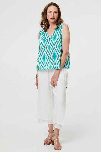 Izabel London – Geo Print V-Neck Sleeveless Relaxed Top