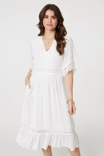 Izabel London - Lace Trim 3/4 Sleeve Midi Dress