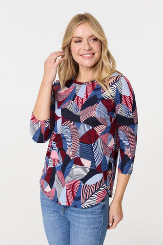 Izabel London – Abstract Print 3/4 Sleeve Curve Hem Top