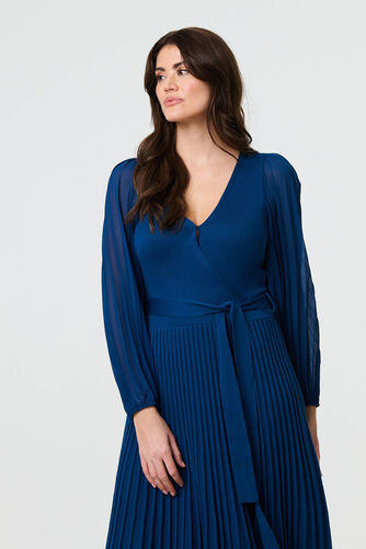 Izabel London – Semi Sheer Pleated Knee length Dress