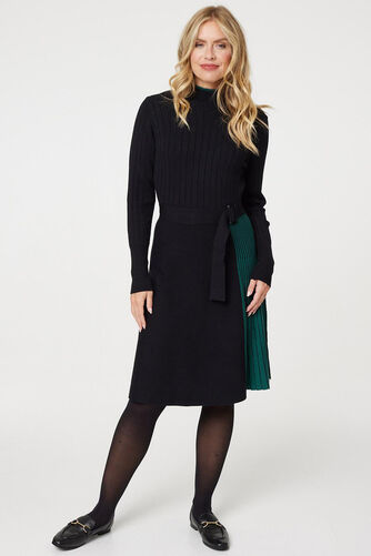 Izabel London – Colour Block High Neck Pleated Knit Dress