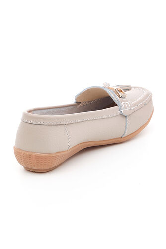 Moccasin Shoes with Tassel Detail