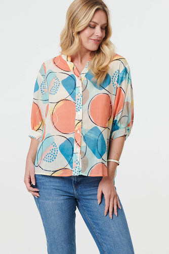 Izabel London – Printed 3/4 Sleeve Button-Back Blouse